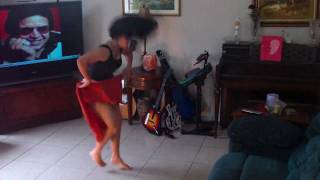 Video thumbnail of "AGUANILE CUBAN GIRL DANCE"