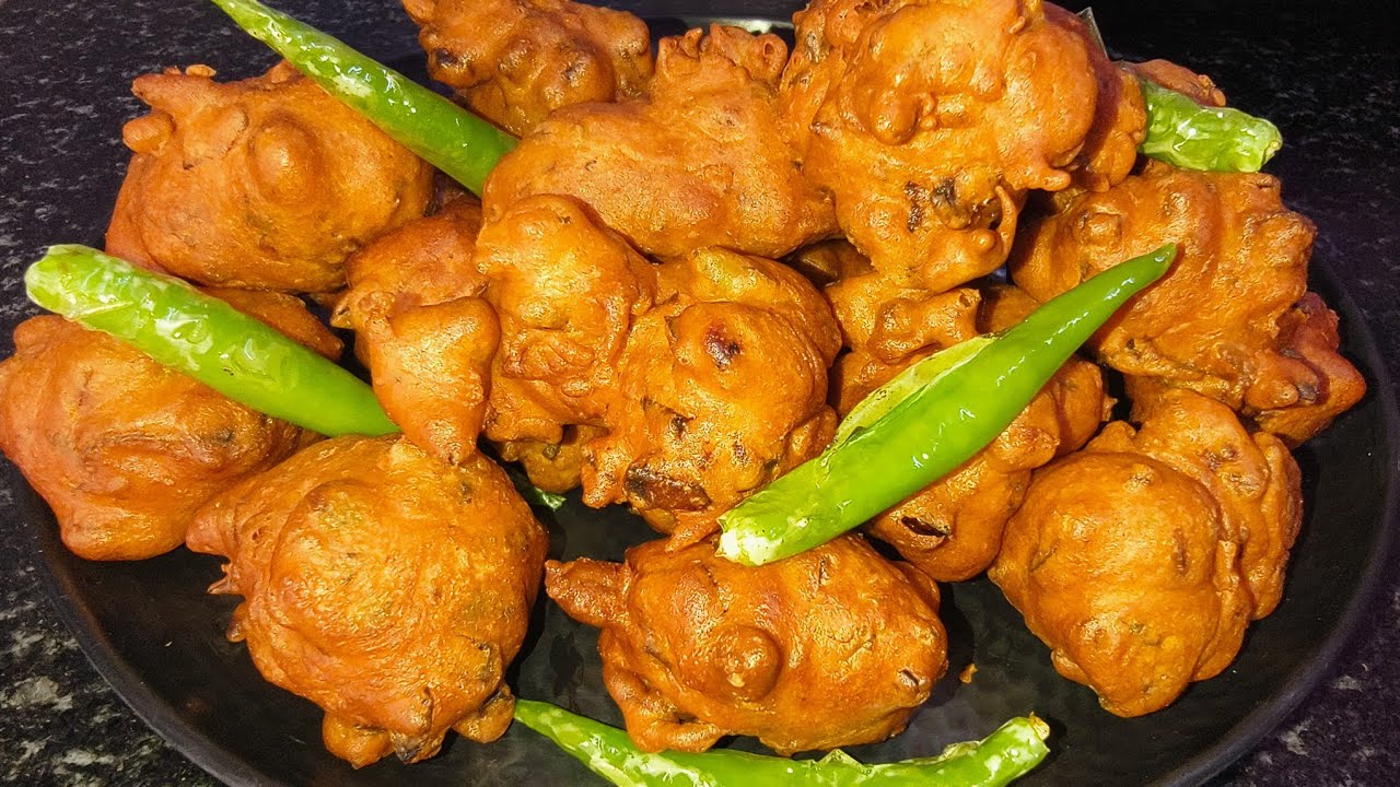 వేడివేడి శనగపిండి పకోడీలు 😳 | Besan Ke Pakode | Street Food | Snacks Recipes Onion Pakoda | pakora