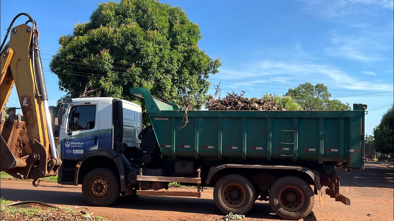 Limpeza Geral na cidade, roçada e tira entulho 