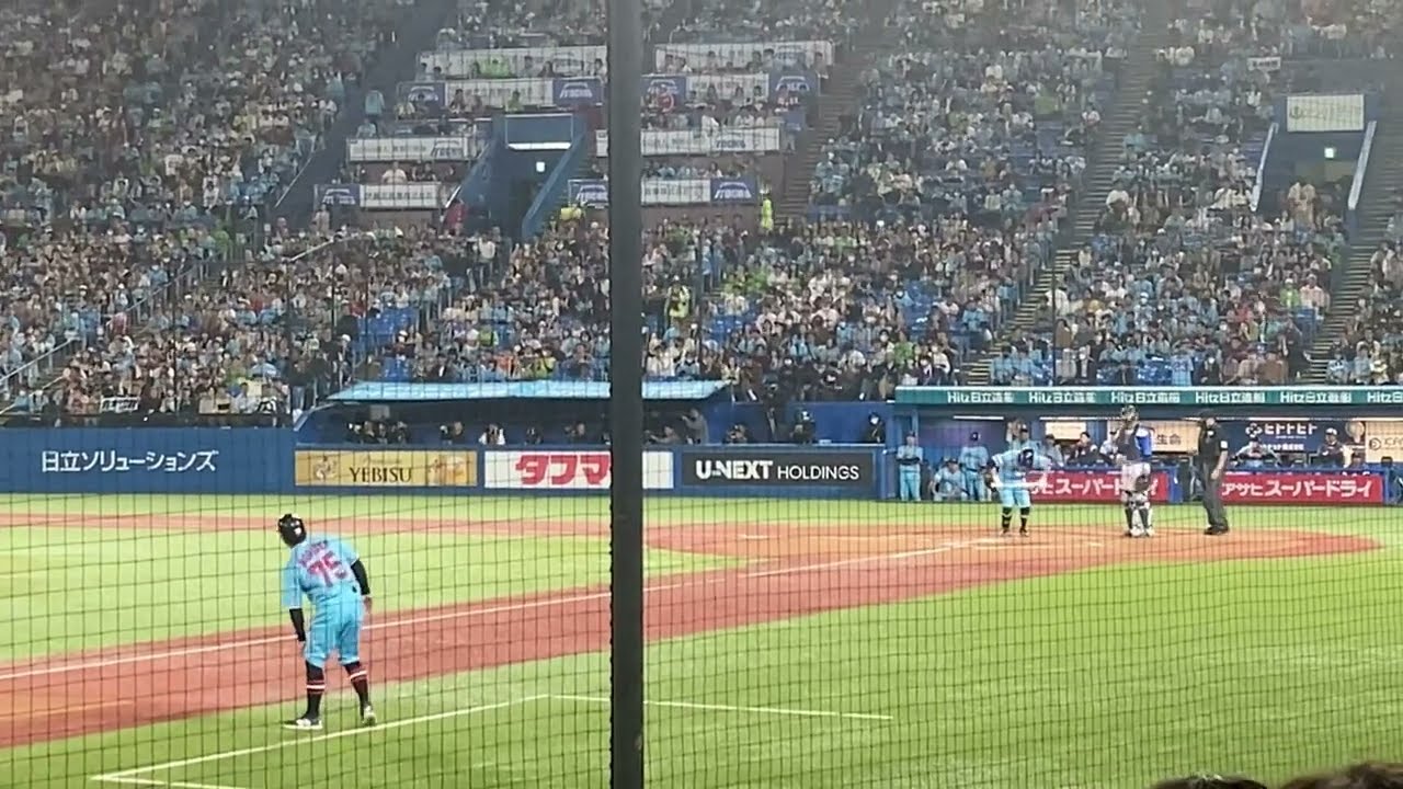 Nori Aoki cheering song at Meiji-Jingu ballpark in Tokyo
