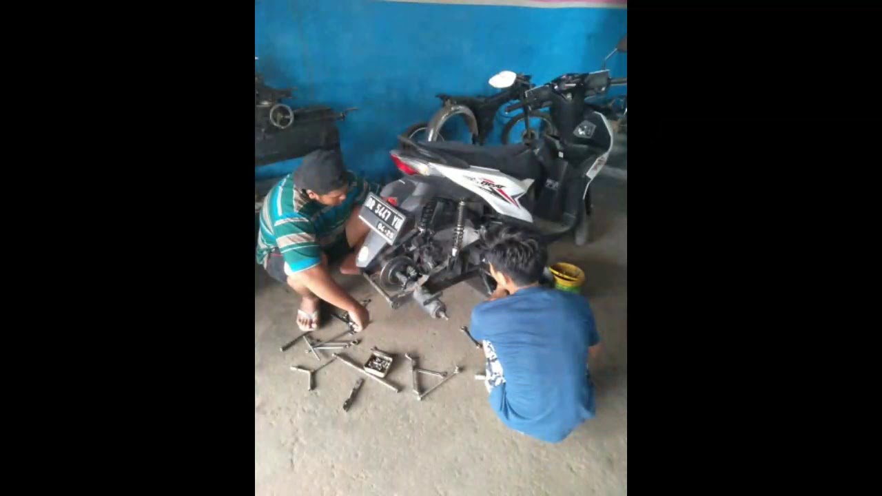 MOTOR RODA TIGA BUATAN ANAK REMPUNG - YouTube