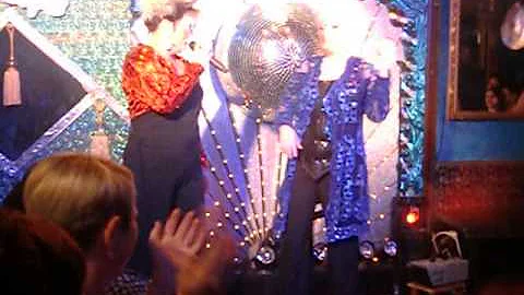 Yvonne Parker und Miss Monique Travestie Cabaret i...