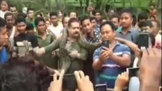 Python selfie puts Indian forest ranger in tight spot Profile