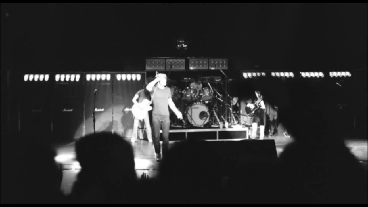 AC / DC - 10 - Whole lotta Rosie (Springfield - 1980) - YouTube