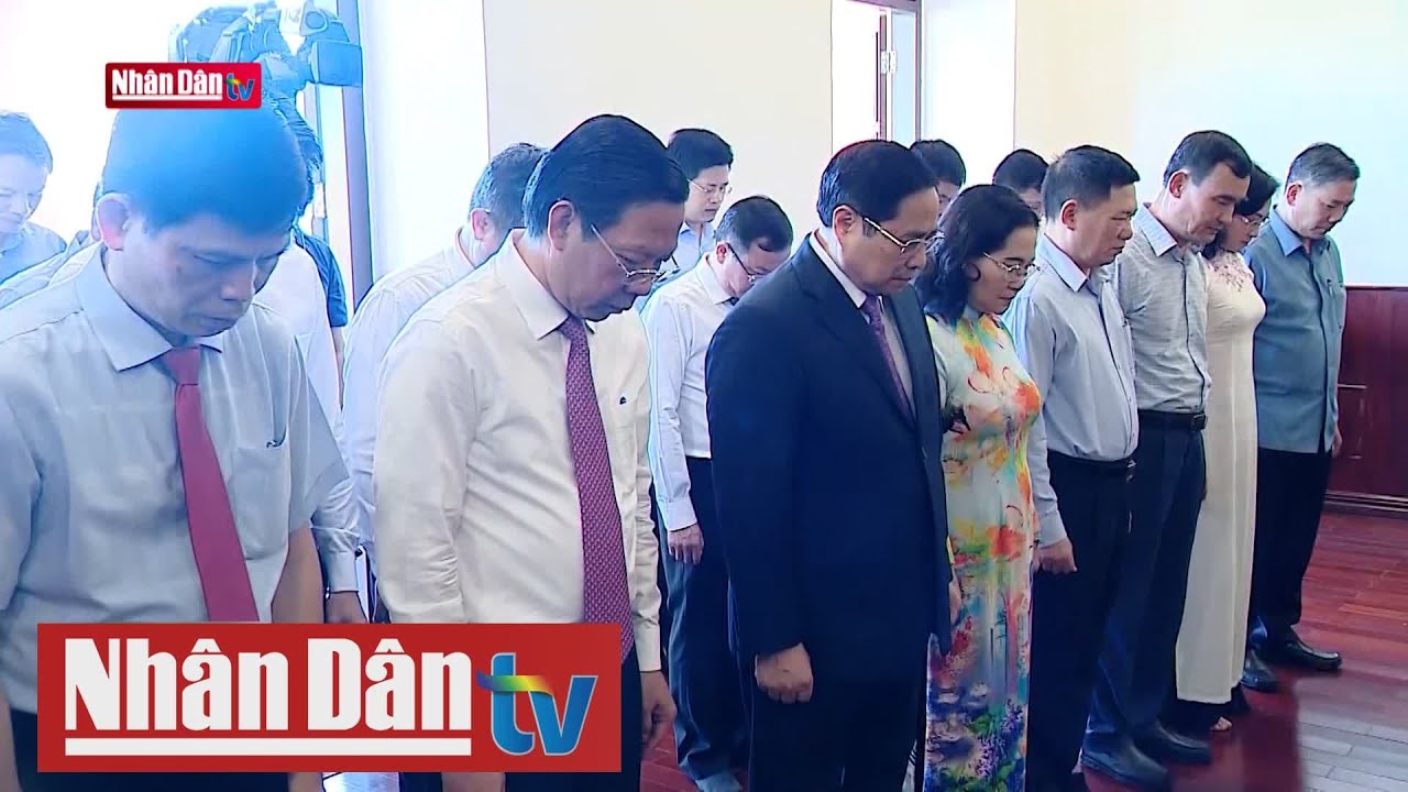 Dâng hương tưởng nhớ Chủ tịch Hồ Chí Minh tại Bến Nhà... - youtube
