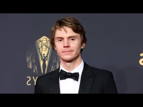 Evan Peters and Parents and Siblings - YouTube
