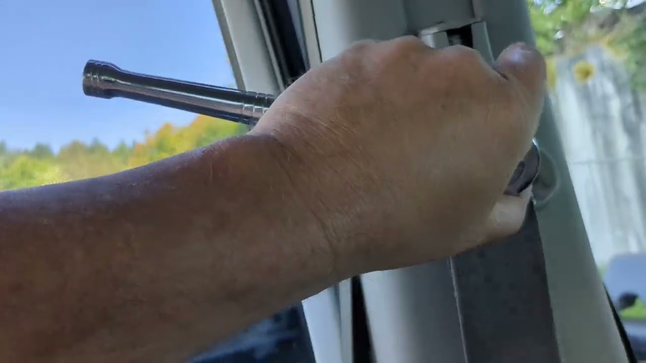 2008 Honda Pilot Drivers Seatbelt Removal