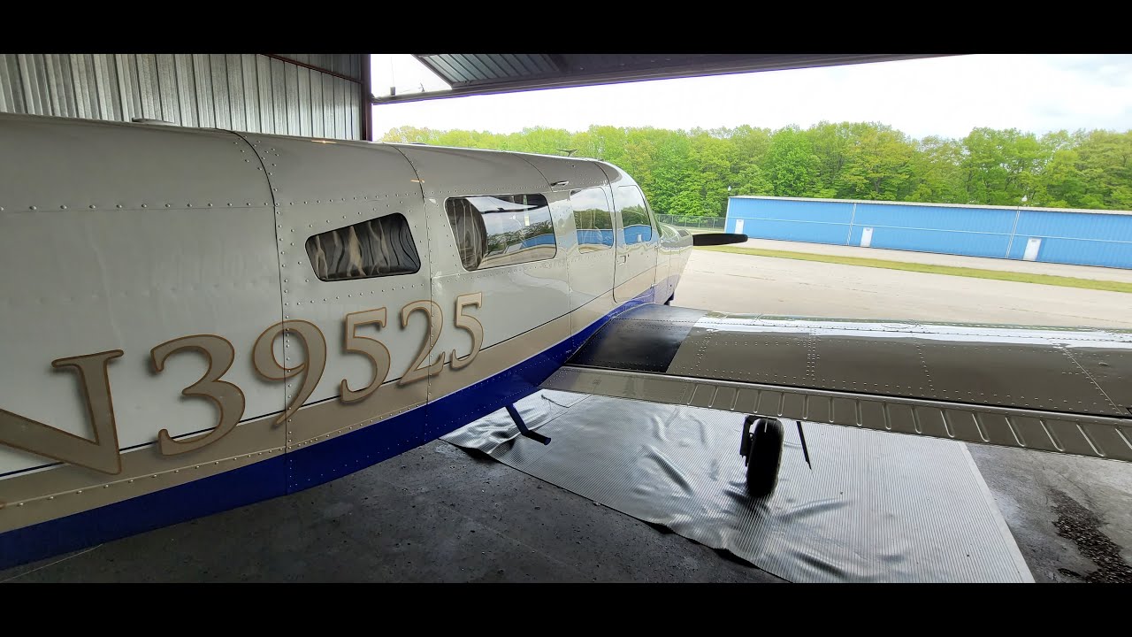 Piper Turbo Lance II take off and landing at KPAH on a hazy day. N39525