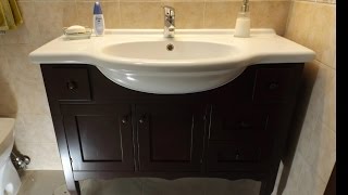 Come restaurare un piccolo mobile del bagno. how to restore a bathroom vanity