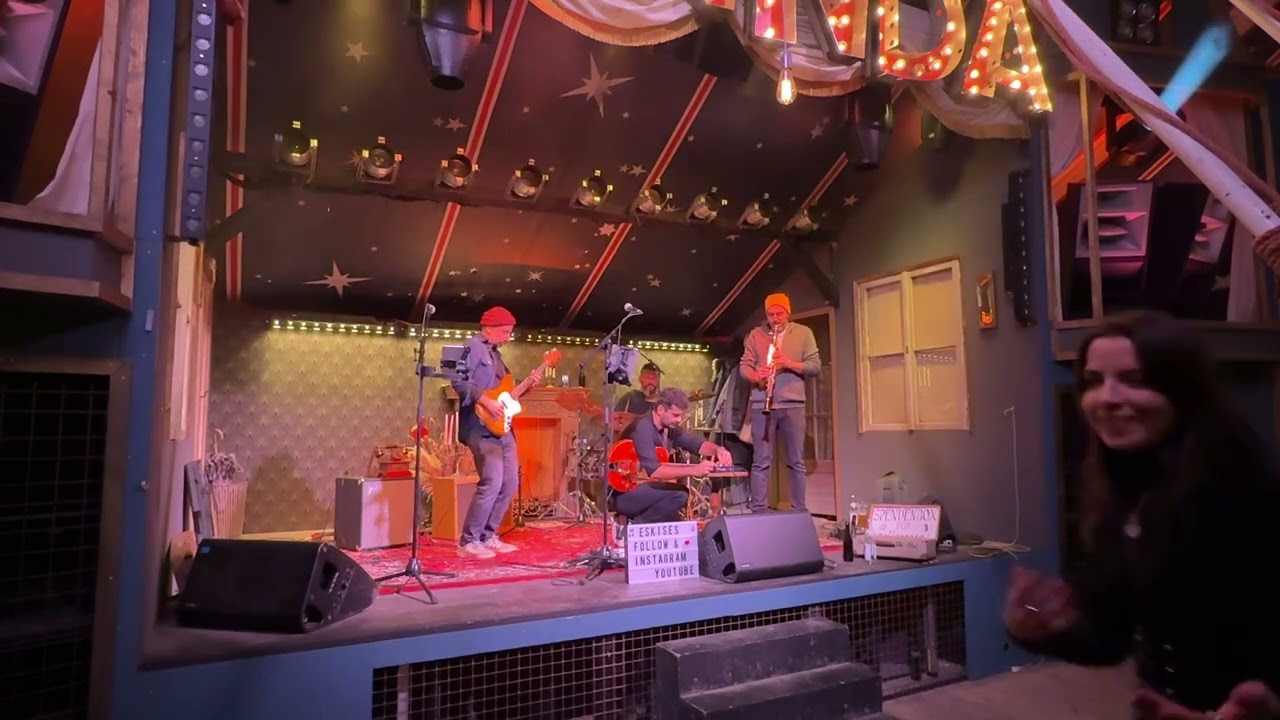 Eskises - Kara Bulutları Kaldır Aradan (live)