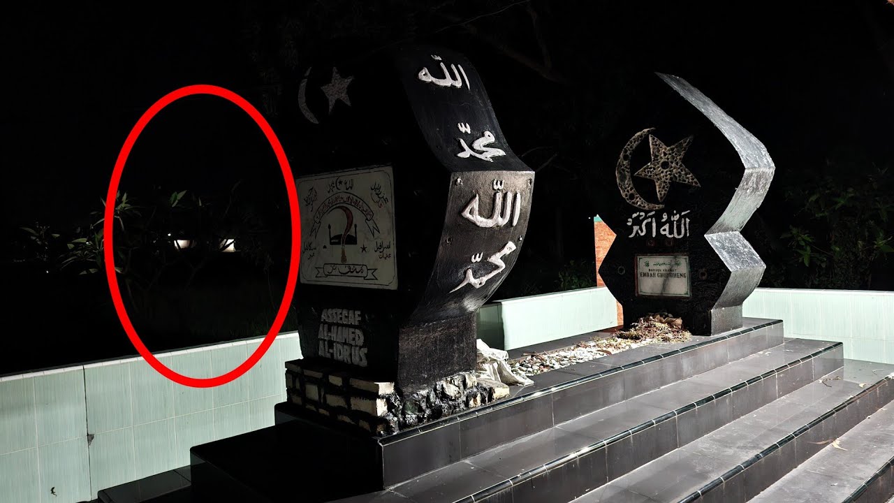 MAKAM KRAMAT MADURA!