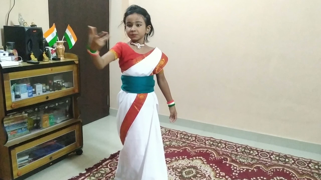 Amra Pothe pothe jabo sare sare  dance by Sritama Banerjee