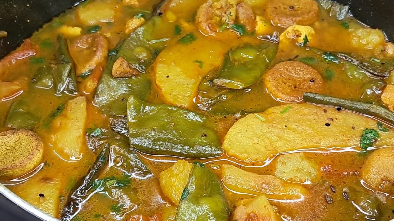 সিম আলু বড়ির নিরামিষ ঝোলকম মশলায় তৈরি শীতের সব্জির ঝোলSim Aloo