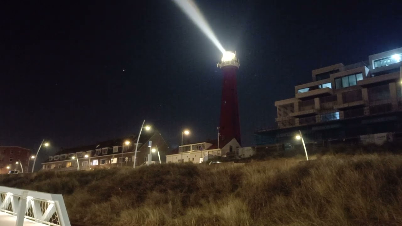 Evening winter walk in Scheveningen, Lighthouse, december 2022 Just walking, no talking.