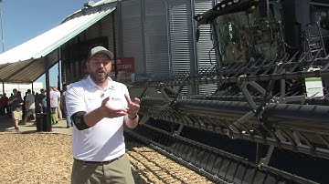 DynaFlex draper header delivers harvest efficiency