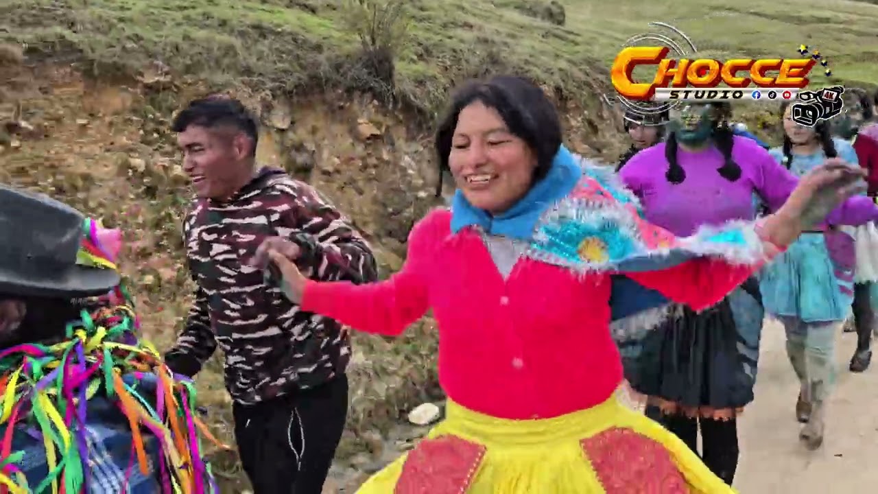 CAMPO DE VARA CARLOS ÑAHUINCOPA Y SU ESPOSA NELFA SEDANO SALIENDO A PANDILLA