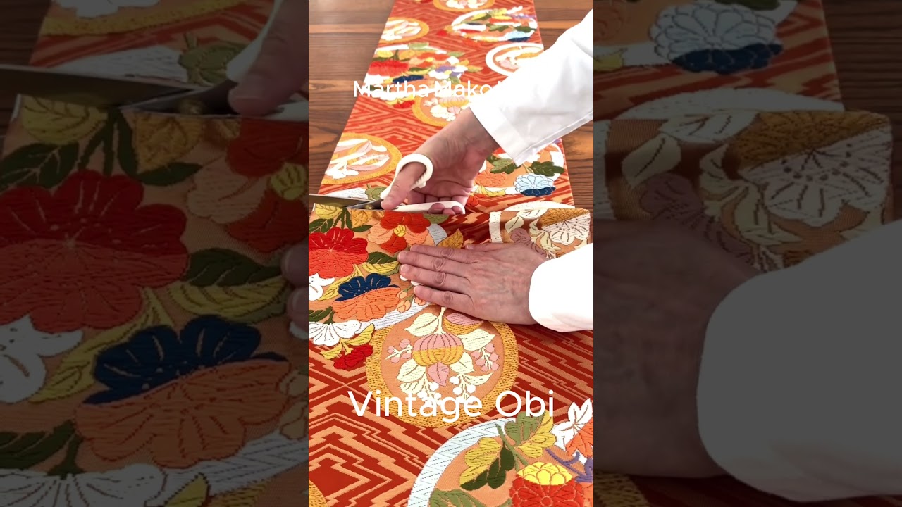 table runner 金彩唐織花丸　帯リメイク　正絹 正絹帯をザクッ✂️朱に咲き誇る花丸唐織の宴｜和モダン タペストリー