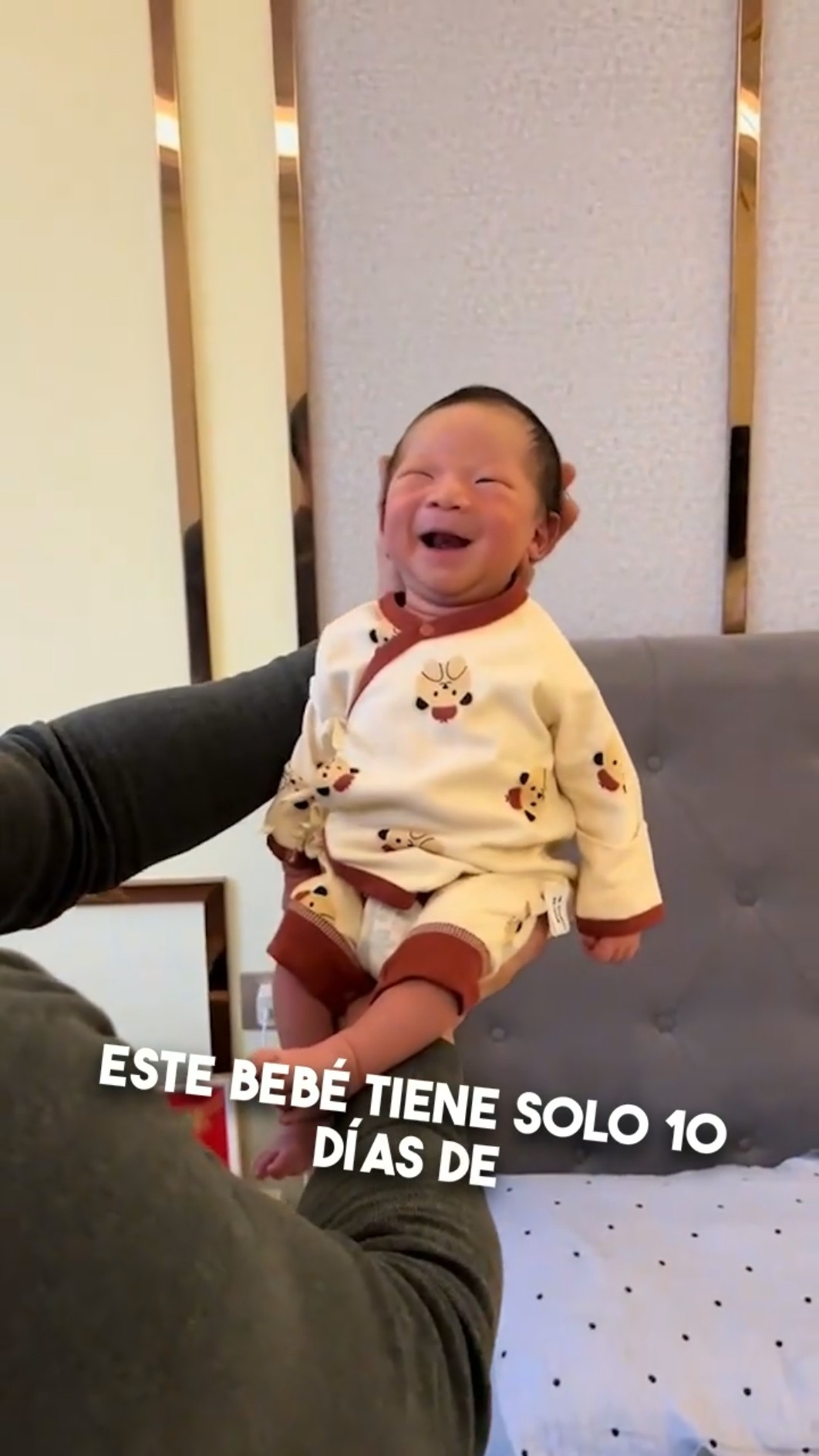 La alegría más pura en 10 días de vida ?