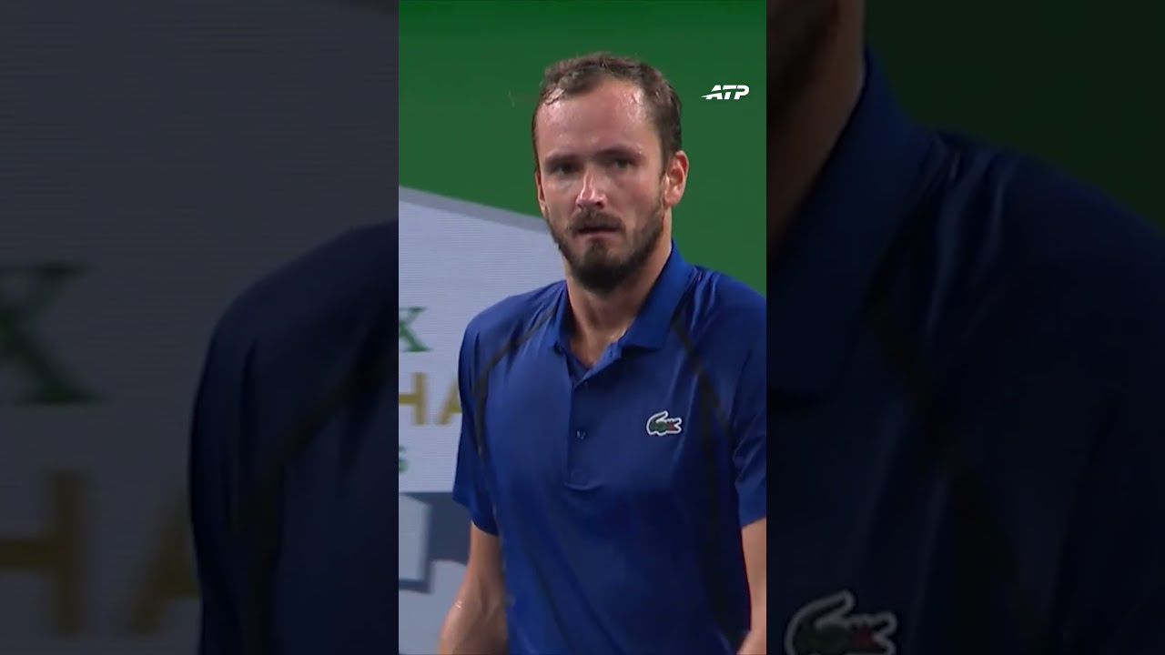 Medvedev marches into the final four in Shanghai for the third time 🔥