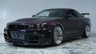 "R34 GTR Embarrasses Super Car Owners"
