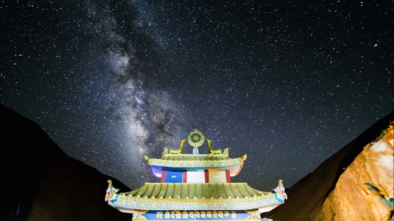 TIMELAPSE MILKY WAY LADAKH, INDIA 2017