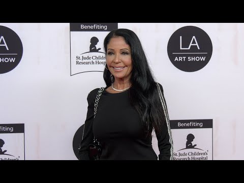 Vídeo: Apollonia Kotero Net Worth: Wiki, Casado, Família, Casamento, Salário, Irmãos