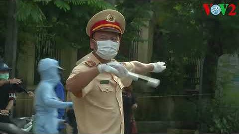 [VIDEO] HÀ NỘI: CSGT CÙNG THÍ SINH "VƯỢT VŨ MÔN" TRONG KÌ THI TỐT NGHIỆP THPT QUỐC GIA