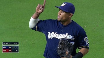 MIL@ARI: Gomez charges and reaches down for catch