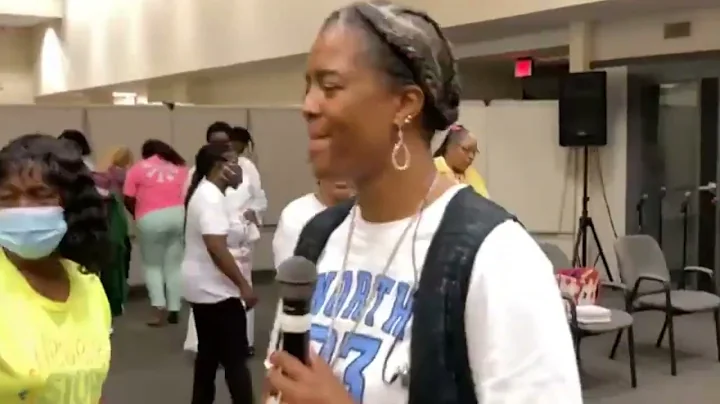 Prophetess Sabrina Smith ministering I LOVE TO PRA...