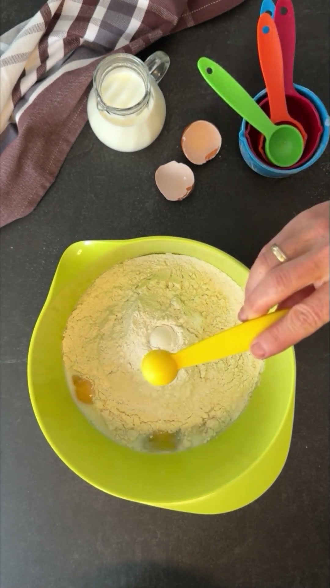 Kuchen mit Schokostücken - Ameisenkuchen Rezept - Kinderleichte ...