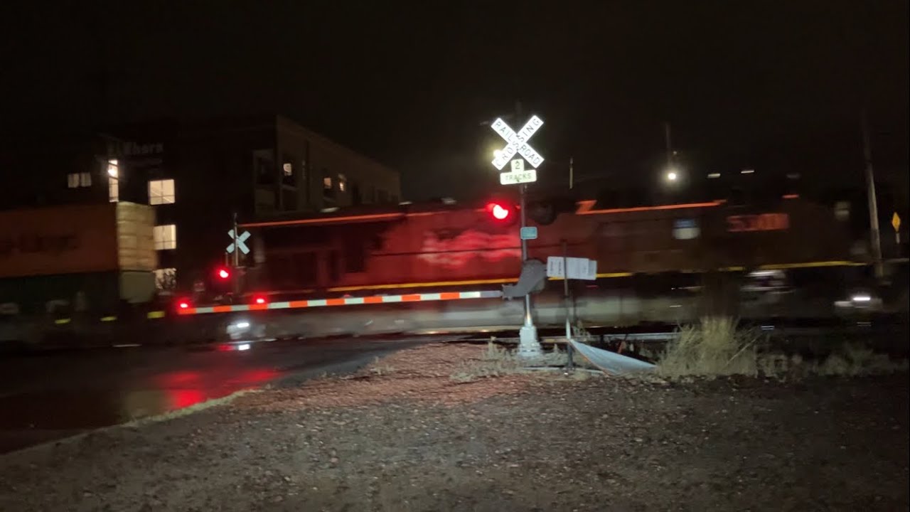 (Bad K3HA) UP 6763 Mixed FRT TRN w/ 7 Locos including Mid DPU’s E, Main St RR Xing, Elkhorn Omaha NE