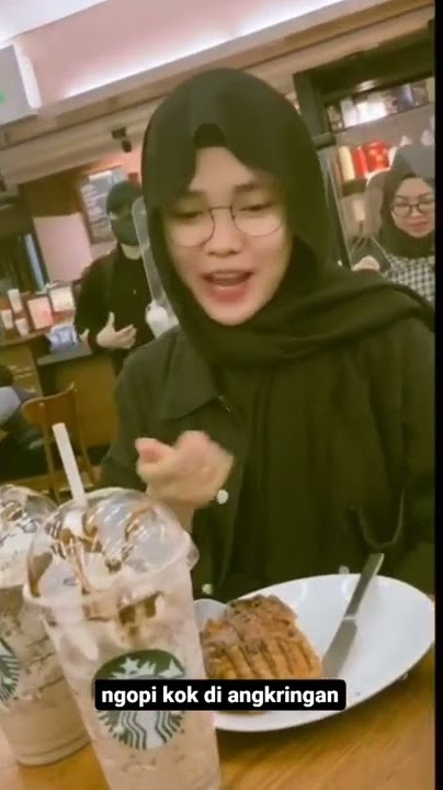 Ngopi kok di angkringan