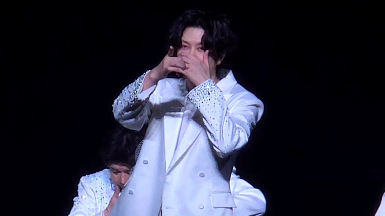 Black Suit - 260111 SUPER JUNIOR SS10 in Macau DAY3