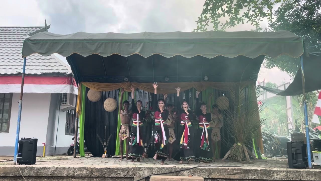 [JUARA 1] SMAN 1 Karau Kuala (Team A) pada Lomba Parade Tari Pedalaman Kec. Karau Kuala HUT RI 80