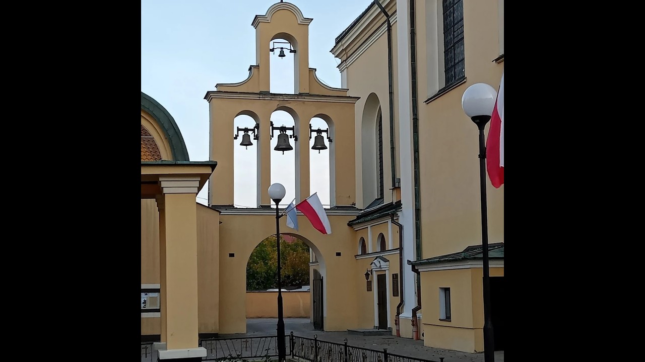 - Rzeszów (Pułaskiego)- Najmniejszy dzwon kościoła garnizonowego (lub poreformackiego) MBKP. - 12:00