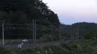 中央線 115系山スカ 残照の富士山と 20141018