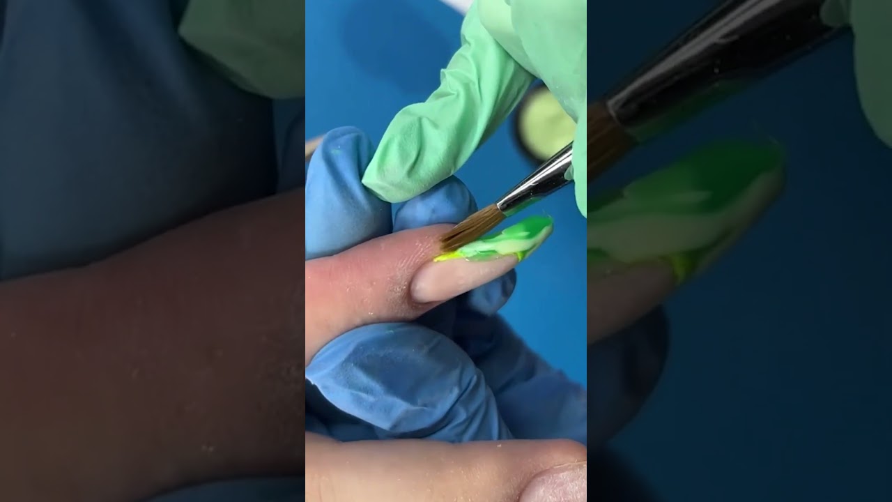 The vacation nails you have been looking for! 😍 