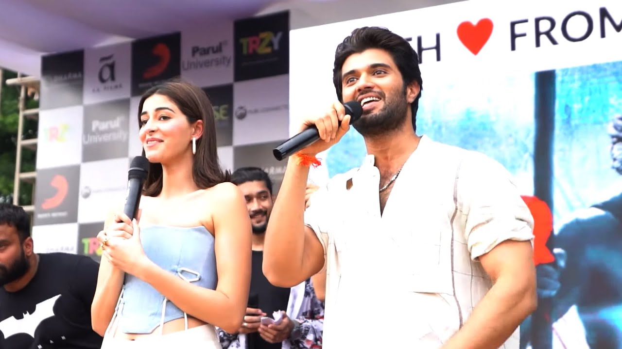 Vijay Deverakonda LIGER Mass Madness at Parul University Vadodara | Puri Jagannadh, Ananya | 