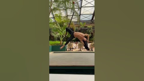 Flying pole traning #acrobatics #circus #poledance #aereo #aerial #aerialfootage #dance #dancevide