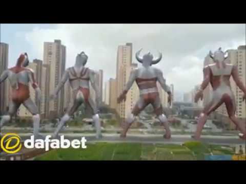 Video ULTRAMAN joget Oles Turun Naik di Bandara malaysia