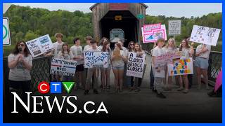 High schoolers march to save N.B. bridge