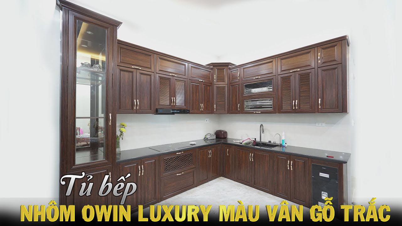 Mẫu tủ bếp nhôm OWIN LUXURY mà VÂN GỖ TRẮC đẹp và đầy đủ công năng || owin | nhôm owin