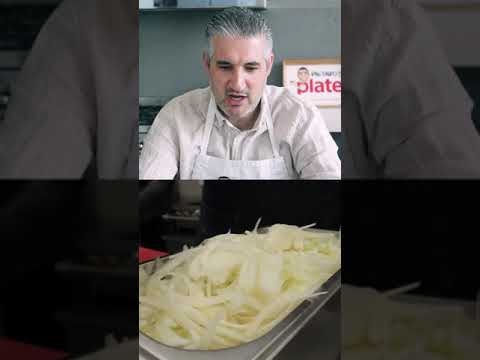 Italian Reacts to KOREAN PASTA from Squid Game #Shorts | Vincenzo