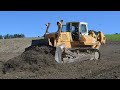 BIG Liebherr PR752 plays around with some topsoil