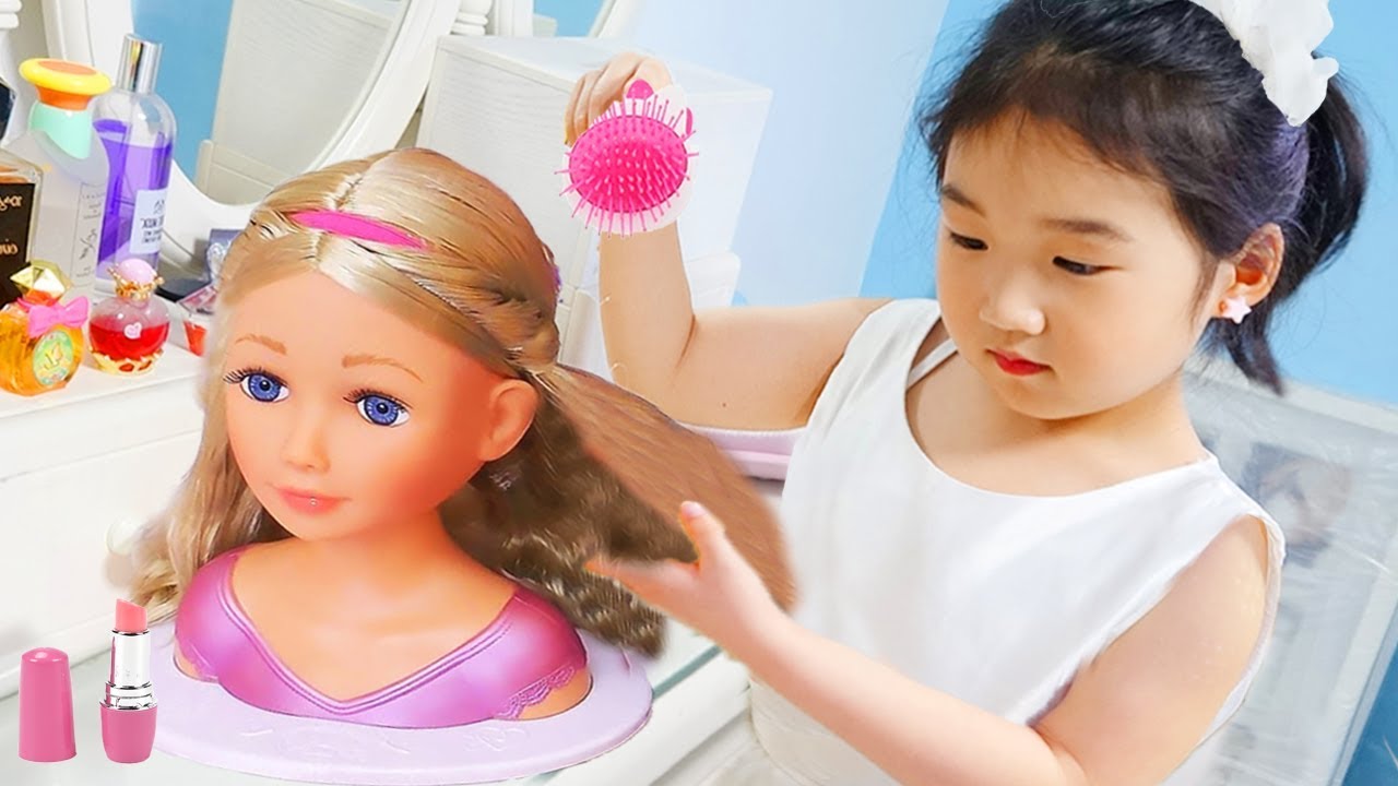 salon de coiffure de Boram AMANTINE PRETEND TO PLAY HAIRDRESSER YouTube
