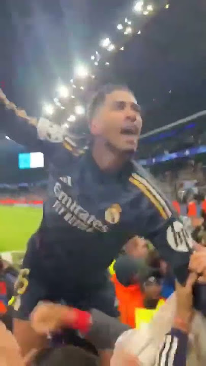 Jude celebrating with Real Madrid fans last night. Iconic 🤍 #UCL