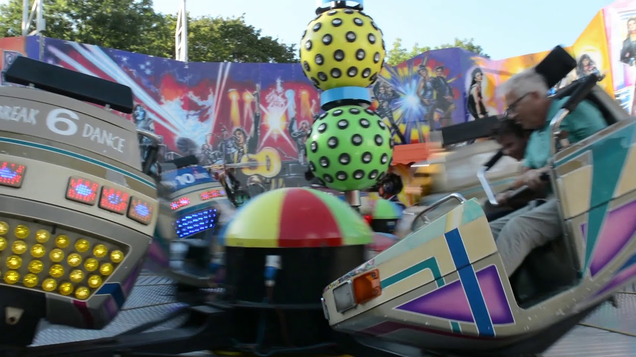 Hohenmölsner Herbstmarkt 2019, Break Dance auf dem Rummelplatz. - YouTube