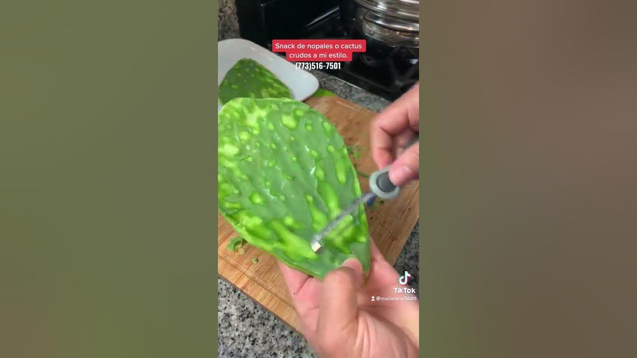 Mi madre pelando nopales con la cuchara 🤤👌