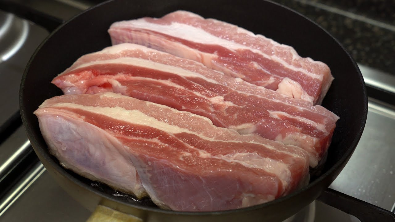 Супер просто! Всего один ингредиент: целая свиная грудинка суюка