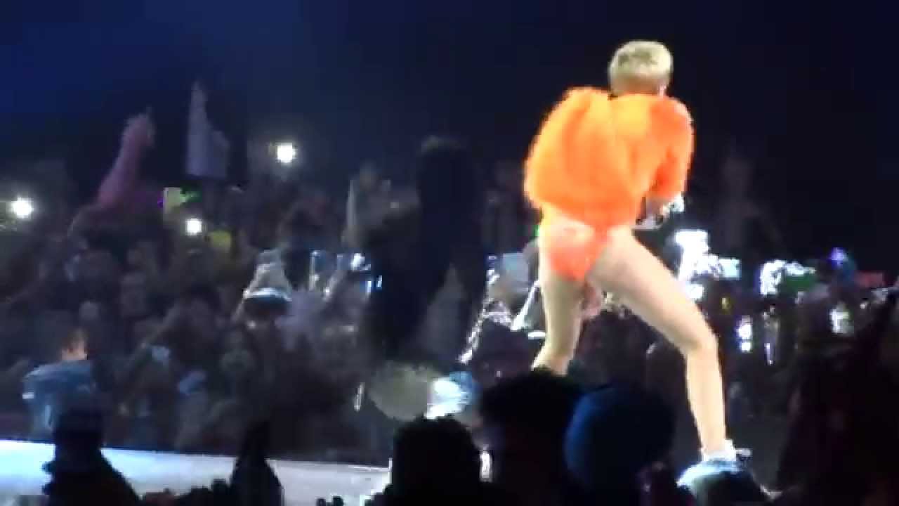 Miley Cyrus Love Money Party Live Guadalajara Mexico 2014